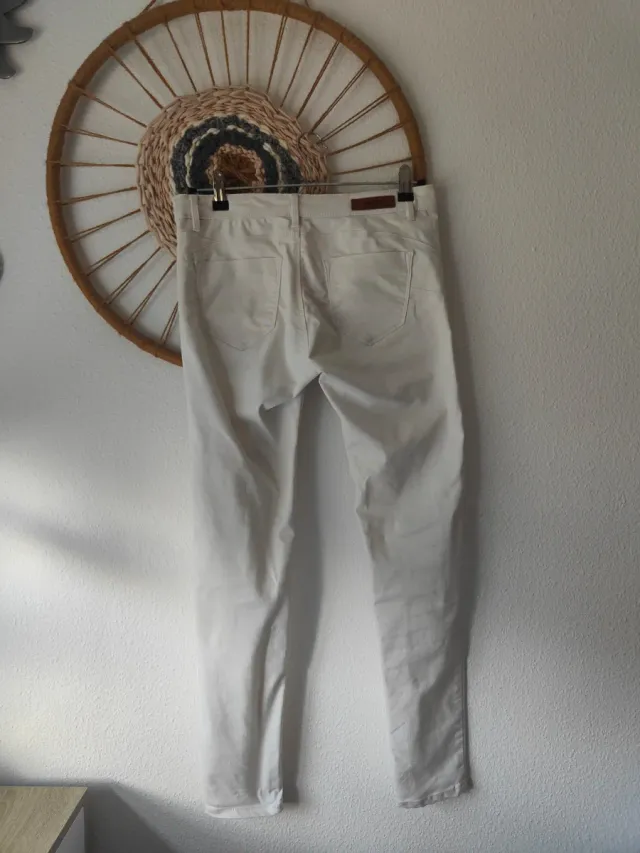 Vaqueros pitillo blancos talla 38