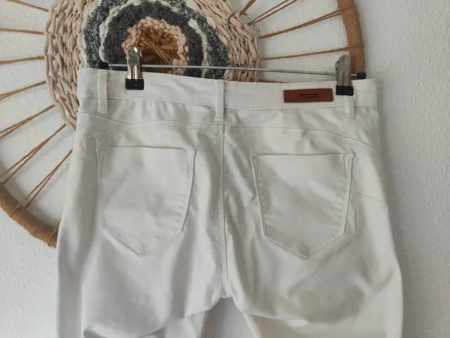 Vaqueros pitillo blancos talla 38