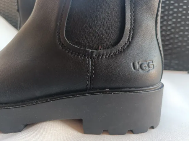 Botas UGG Chelsea Negras Mujer