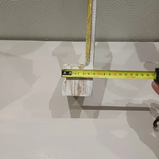 Apribottiglie da Parete in Legno con etichetta