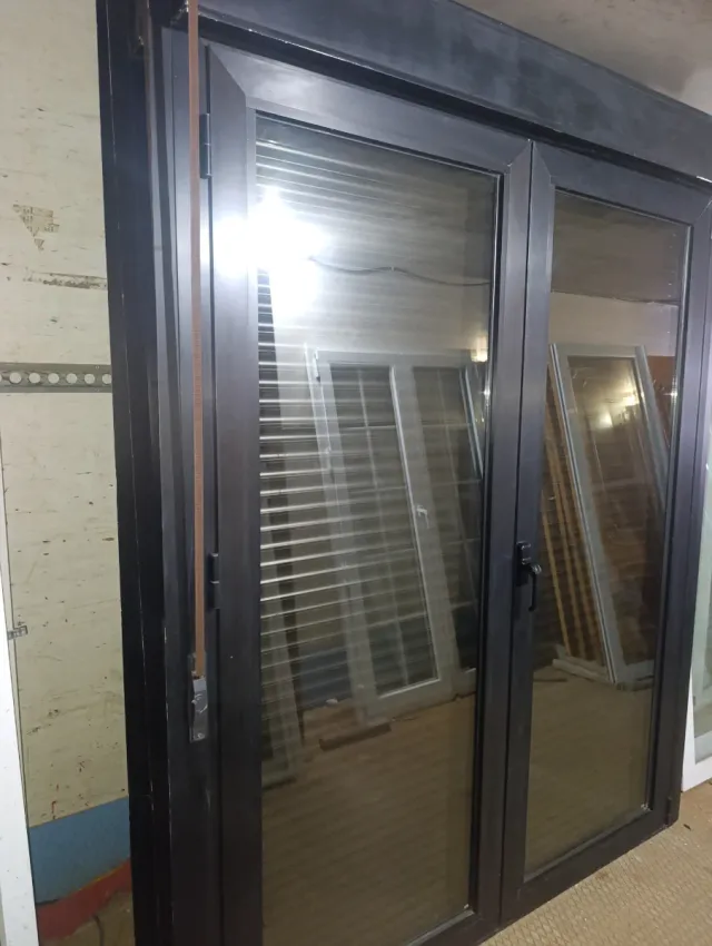 Ventana balconera aluminio  alto 237x180ancho