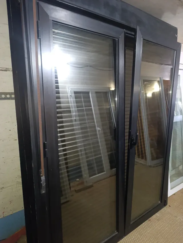 Ventana balconera aluminio  alto 237x180ancho