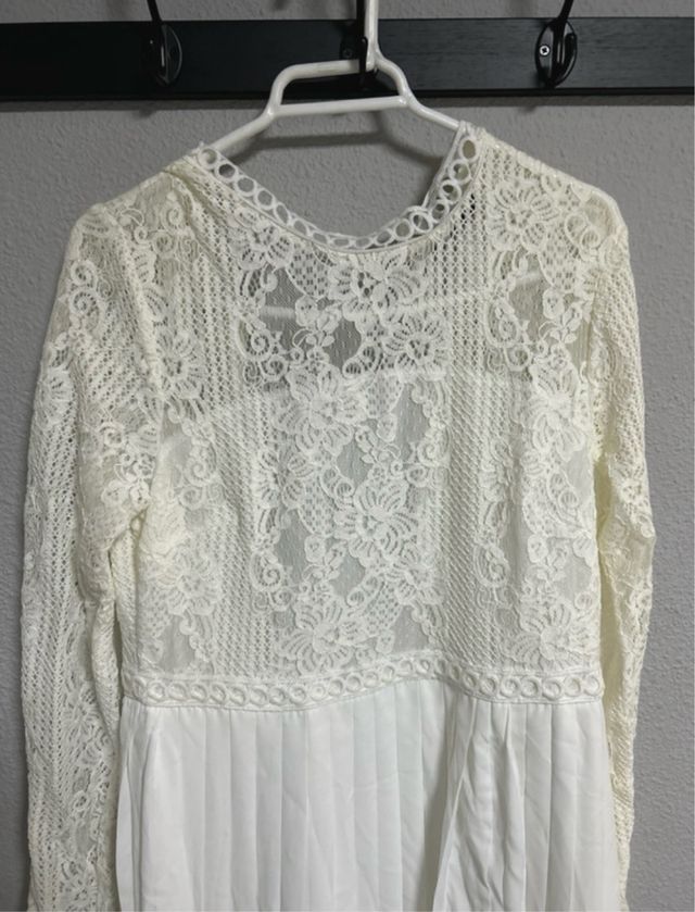 Vestido blanco largo encaje y plisado
