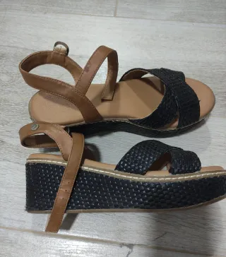 Sandalias negras XTI con plataforma número 38