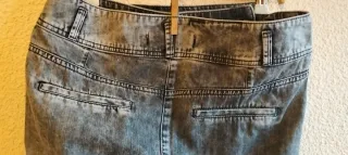 Falda vaquera cruzada. NUEVA. con efecto lavado