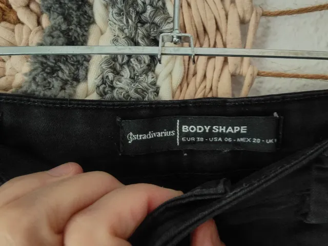 Pantalón pitillo negro talla 38