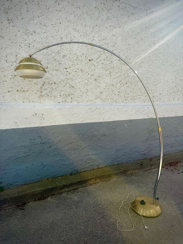 Lámpara de arco laton, metacrilato y acero