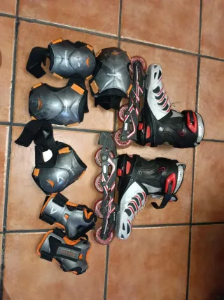 Patines en línea + coderas + rodilleras