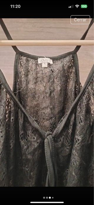 Blusa de encaje con tirantes