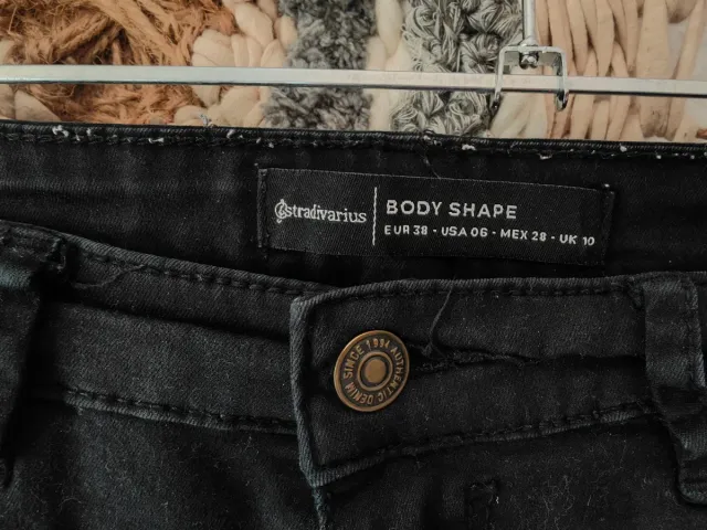 Pantalón pitillo negro talla 38