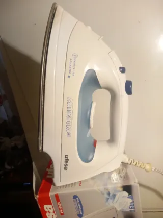 Plancha de ropa Ufesa con vapor