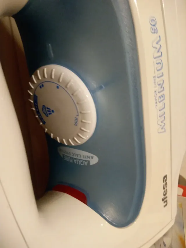 Plancha de ropa Ufesa con vapor