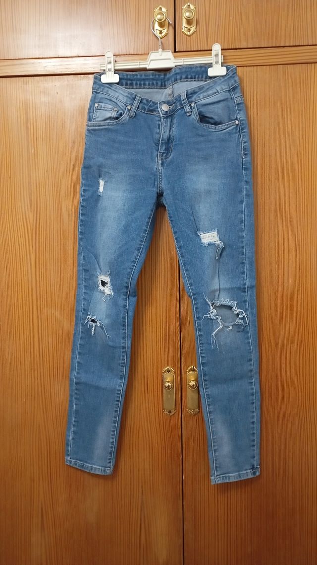 Pantalones vaqueros S desgastados