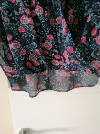 Blusa Cortefiel floral manga larga