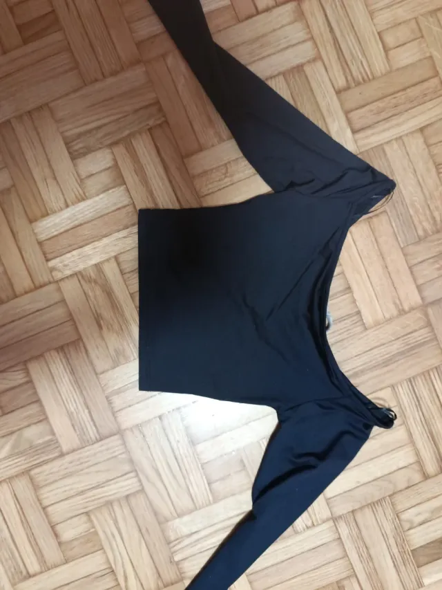 Top negro manga larga.