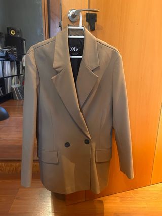 Americana Zara Beige Doble Botonadura