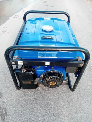 Generador Eléctrico Bison Power Azul 13,hp 7,0kw