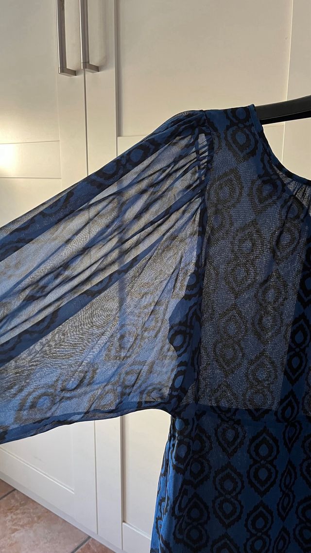 Vestido Zara estampado azul y negro