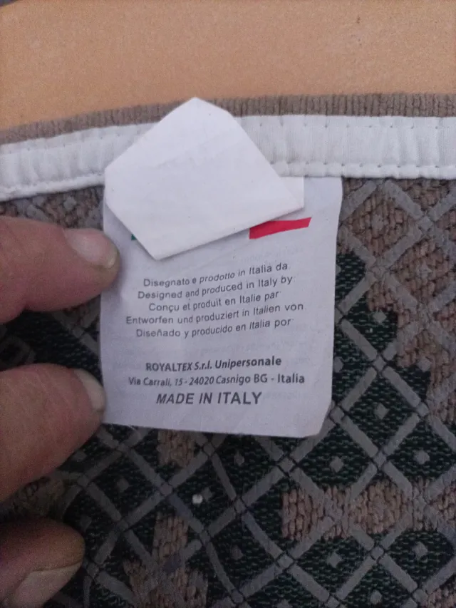 Tappeto geometrico beige e viola