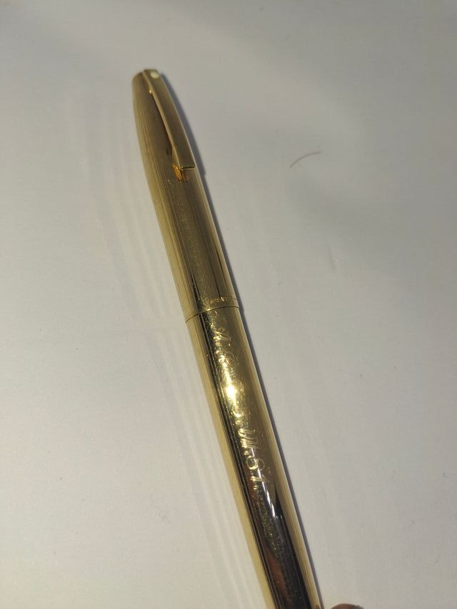 Pluma estilográfica Waterman chapada oro