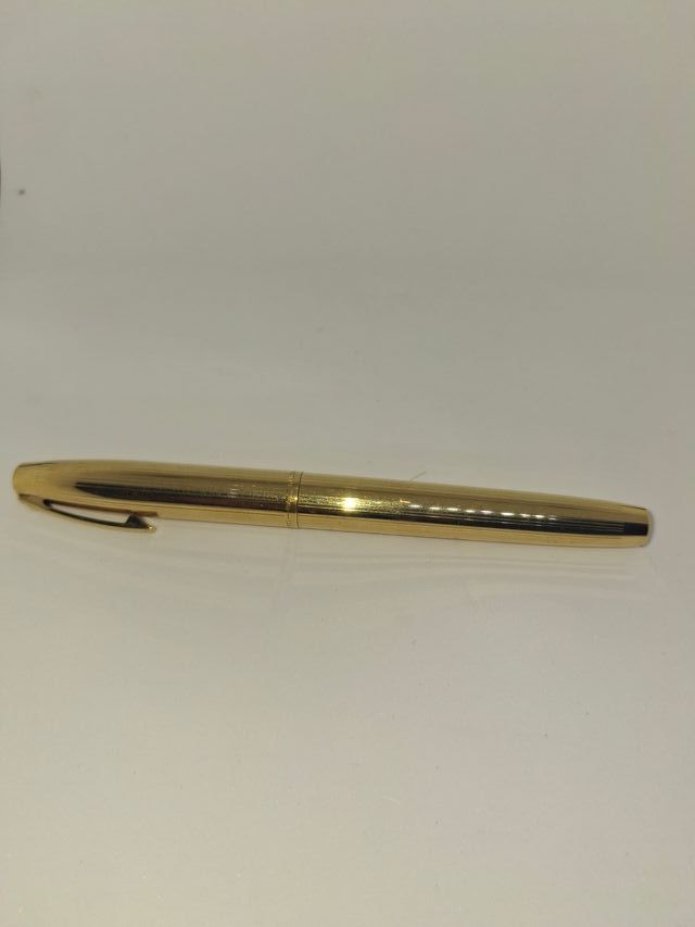 Pluma estilográfica Waterman chapada oro