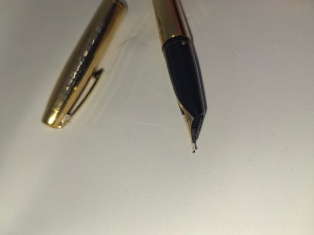 Pluma estilográfica Waterman chapada oro