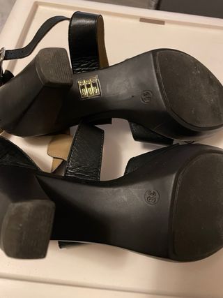 Sandalias de piel negras Talla 38