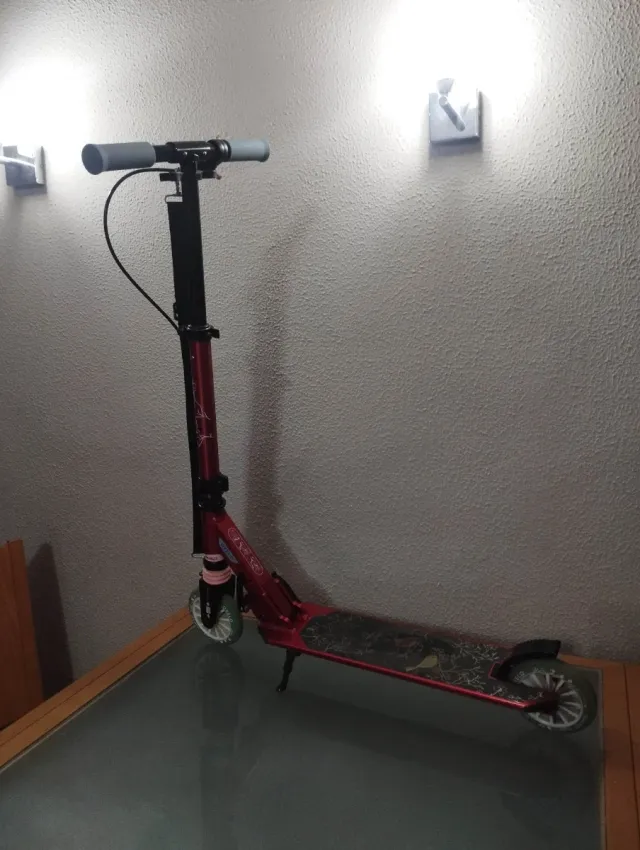 Patinete Oxelo Rojo Freno Pie y Mano. Max 100 kg