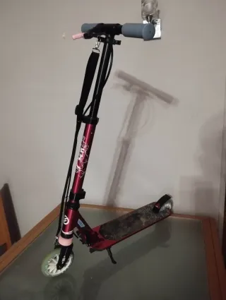 Patinete Oxelo Rojo Freno Pie y Mano. Max 100 kg