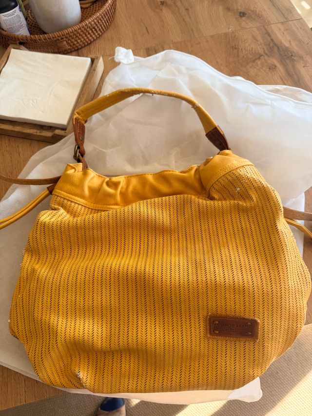 Bolso amarillo con detalles cuero – Tamaño mediano