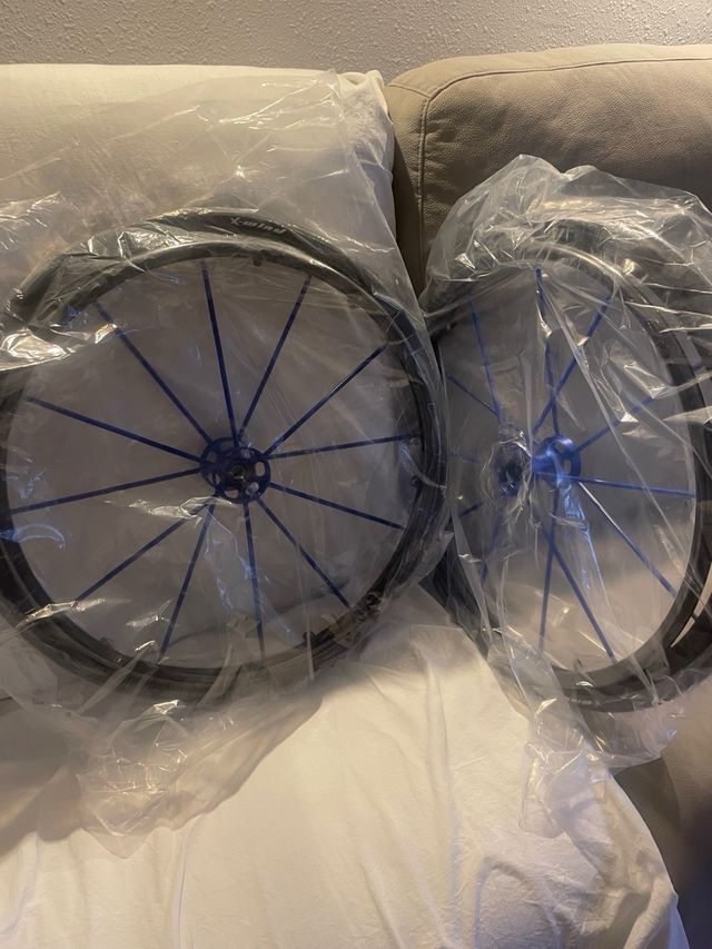 Ruedas para Silla de Ruedas 24' con radios azules 