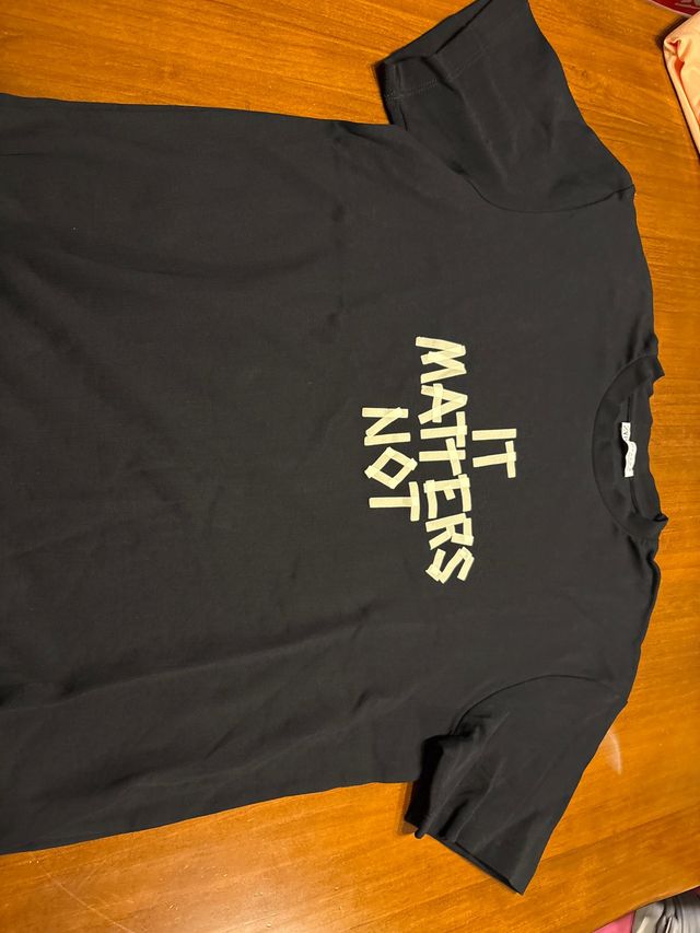 Camiseta Zara IT MATTERS NOT
