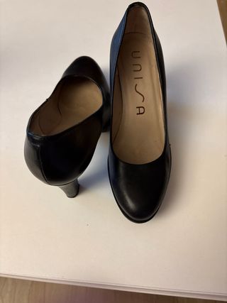 Zapatos de tacón UNISA negros