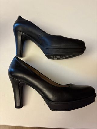 Zapatos de tacón UNISA negros