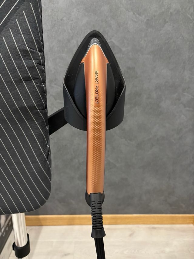 Ferro da stiro verticale Ixeo Power praticamente nuovo