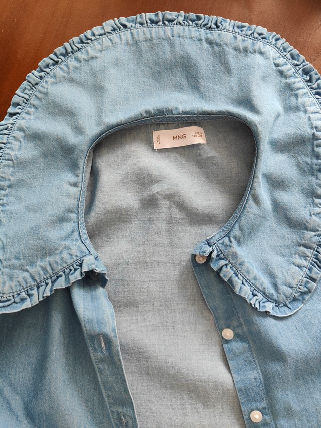 Camisa  y pantalones vaqueros