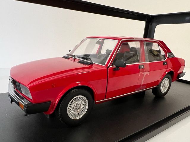Alfa Romeo Alfetta 1978 1:18 Mitica 1/18