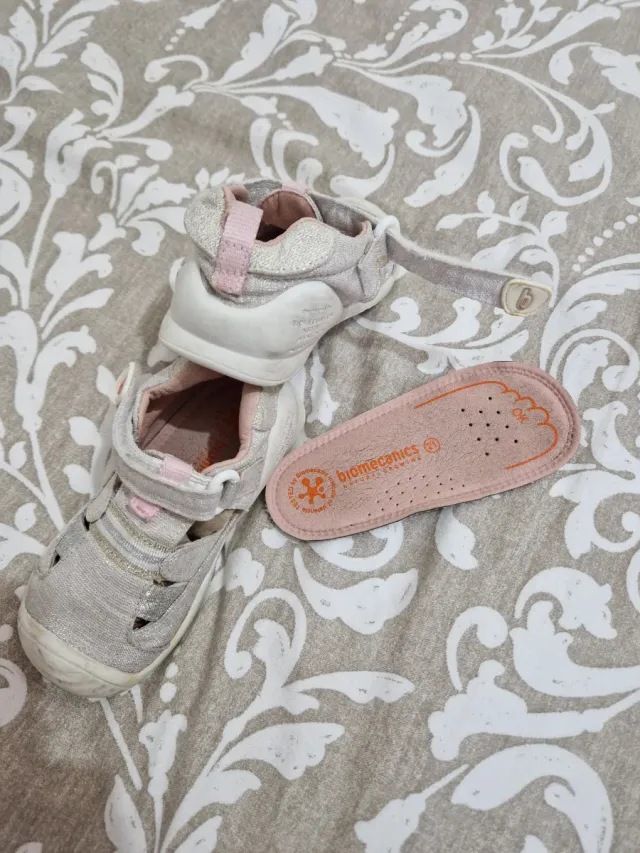 Sandalias Biomecanics Niña Talla 22