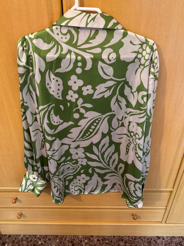 Camisa Zara Estampada Verde Talla M