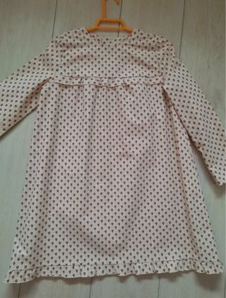 Vestido niña volantes beige y rojo