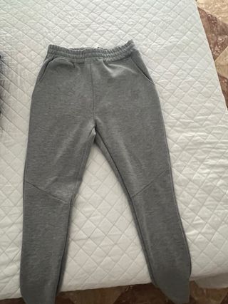 Pantalón deportivo gris