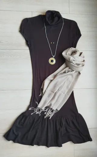 Vestido Bershka cuello alto marrón oscuro Talla M