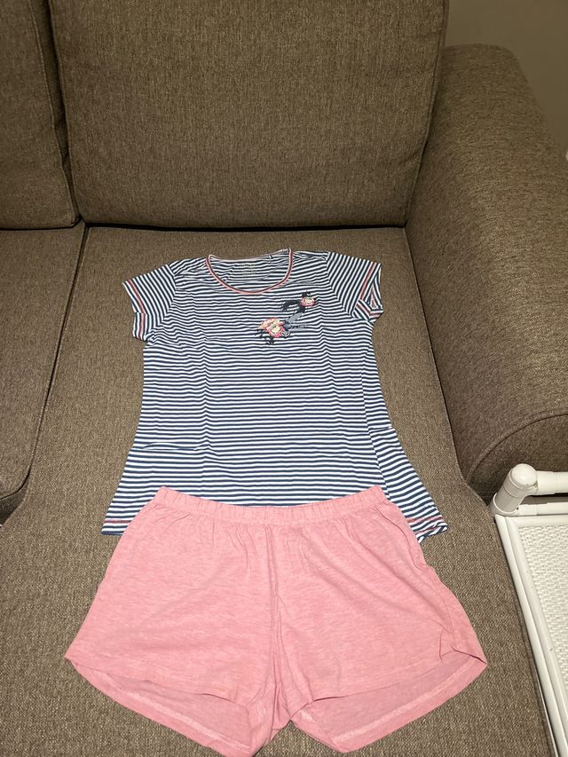 Pijama corto mujer rayas y flores