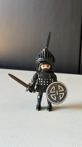 Playmobil Caballero Negro Espada y Escudo