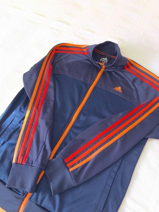 Chándal Adidas azul y naranja