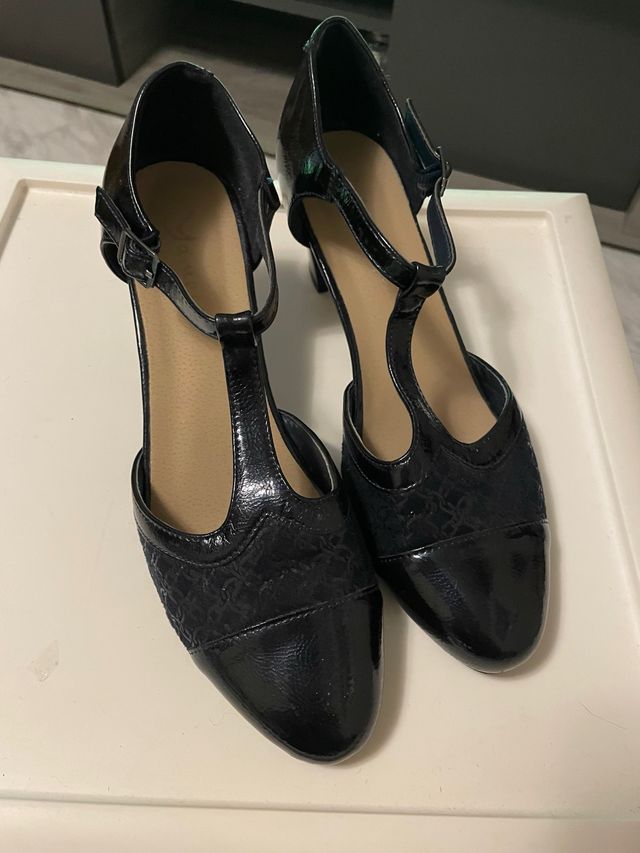 Zapatos T-Strap Negros Talla 40