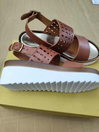 Sandálias Farfallino Castanhas Novas T.36