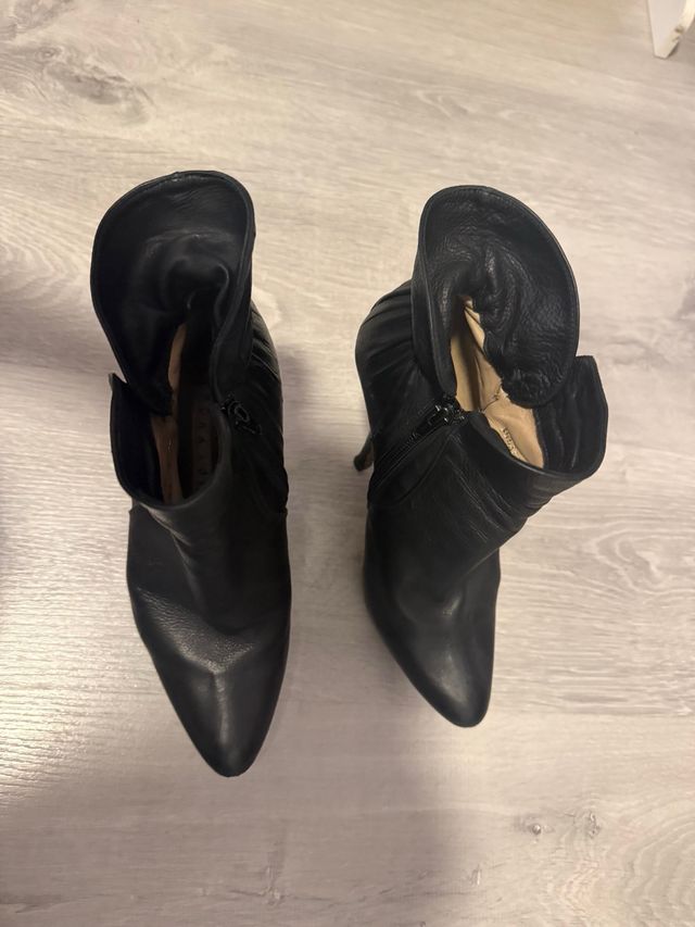 Botines Pura López Negros