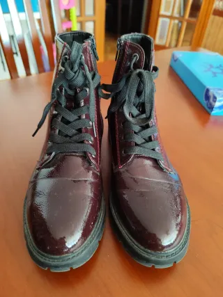Botas estilo Martens granate talla 40