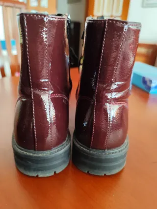 Botas estilo Martens granate talla 40